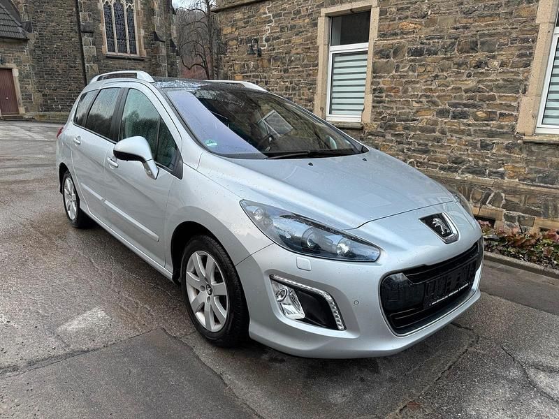 Gebraucht Peugeot 308 111 PS (81 kW) 2012 Silber Kombi