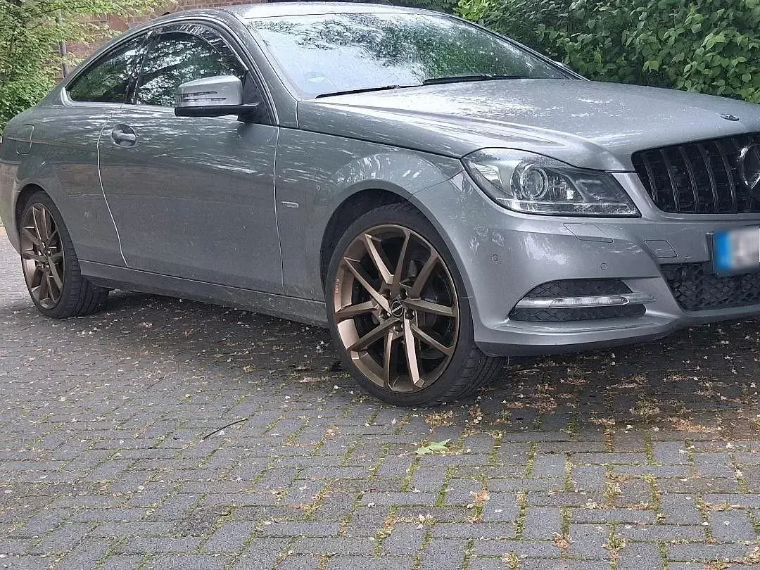 Gebraucht Mercedes C180 156 PS (114 kW) 2012 Grau Coupé