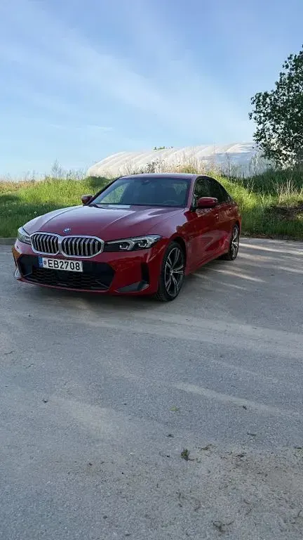 Gebraucht BMW 330e M Sport 292 PS (214 kW) 2023 Rot Limousine
