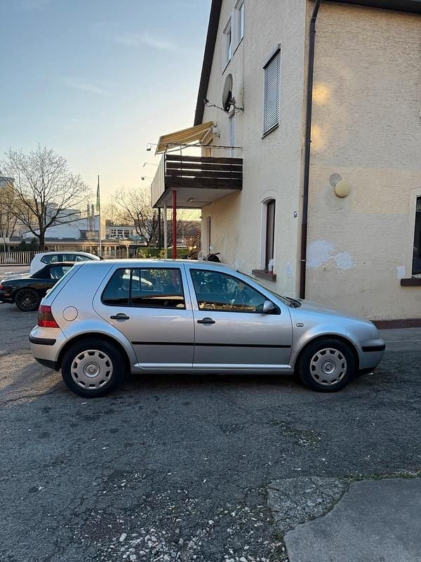 Gebraucht VW Golf IV 105 PS (77 kW) 2001 Silber Kleinwagen