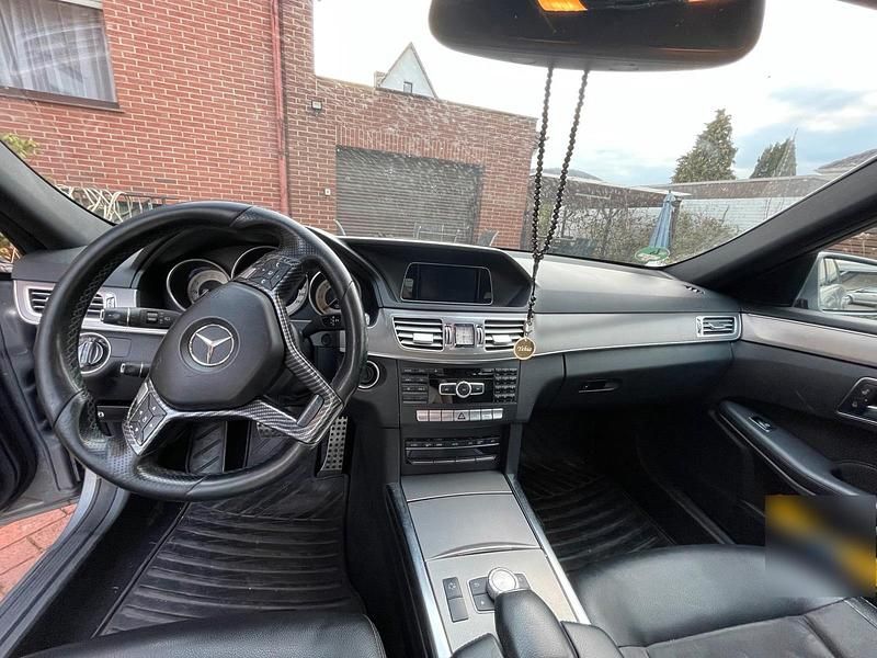 Gebraucht Mercedes E200 AMG line 136 PS (100 kW) 2013 Grau Kombi