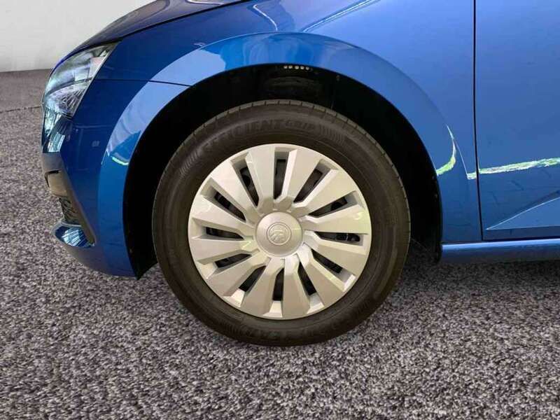 Gebraucht Skoda Scala Active 110 PS (80 kW) 2021 Raceblau metallic Kleinwagen