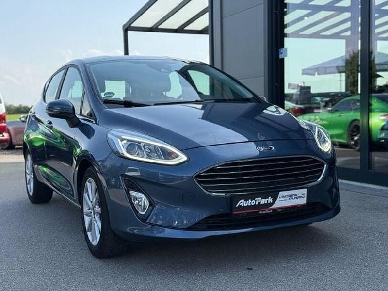Blau Gebraucht 2019 Ford Fiesta Titanium Kleinwagen | 14.690 € (Etwas zu teuer) - Bild 1/4