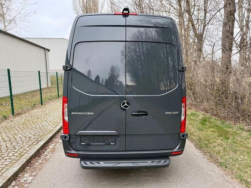 Gebraucht Mercedes Sprinter 150 PS (110 kW) 2021 Grau Van