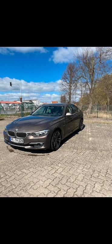 Beige Gebraucht 2013 BMW 328 Luxury Line Limousine | 17.900 € (Fairer Preis) - Bild 1/4