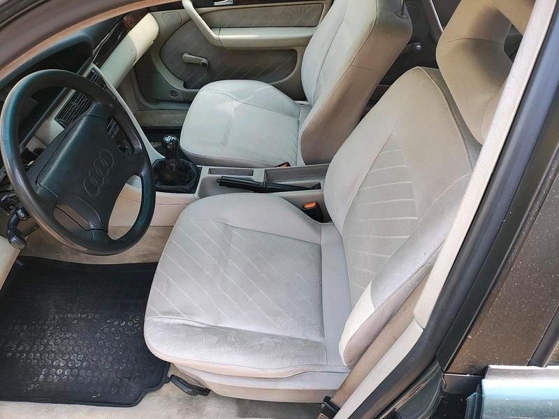 Gebraucht Audi 100 Basis 115 PS (84 kW) 1993 Grün Kombi