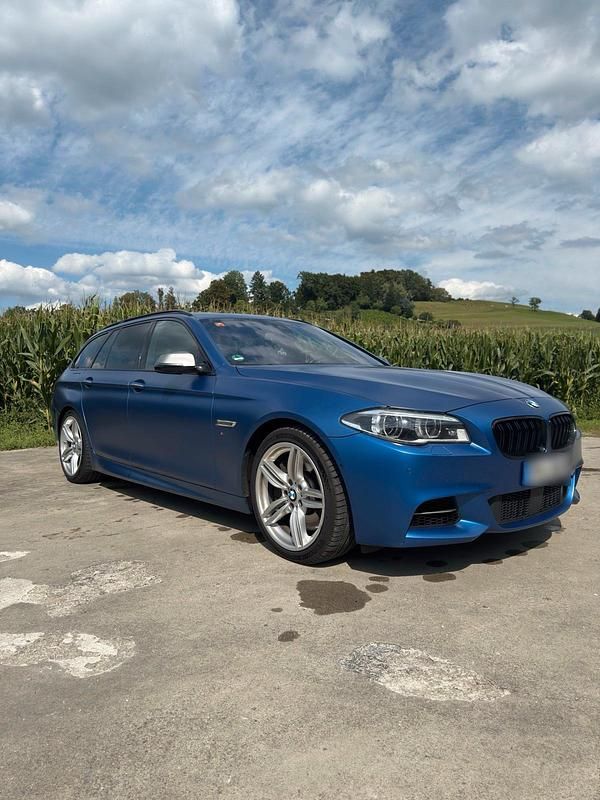 Gebraucht BMW M550 Shadowline 381 PS (280 kW) 2014 Blau Limousine