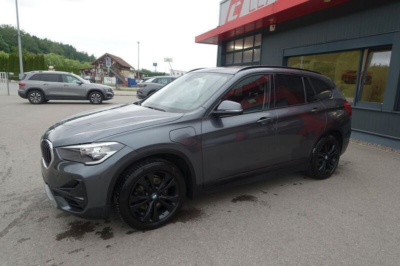 Gebraucht BMW X1 Advantage 125 PS (91 kW) 2021 Grau SUV