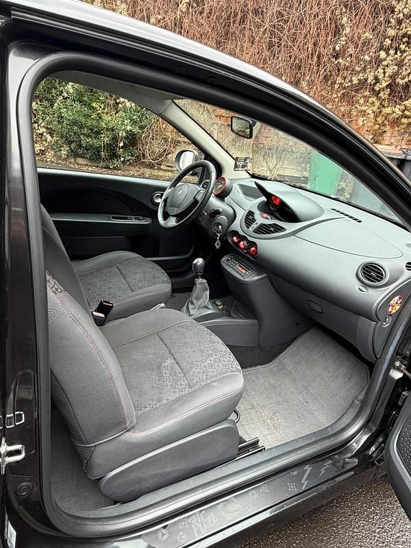 Gebraucht Renault Twingo 76 PS (55 kW) 2009 Schwarz Kleinwagen