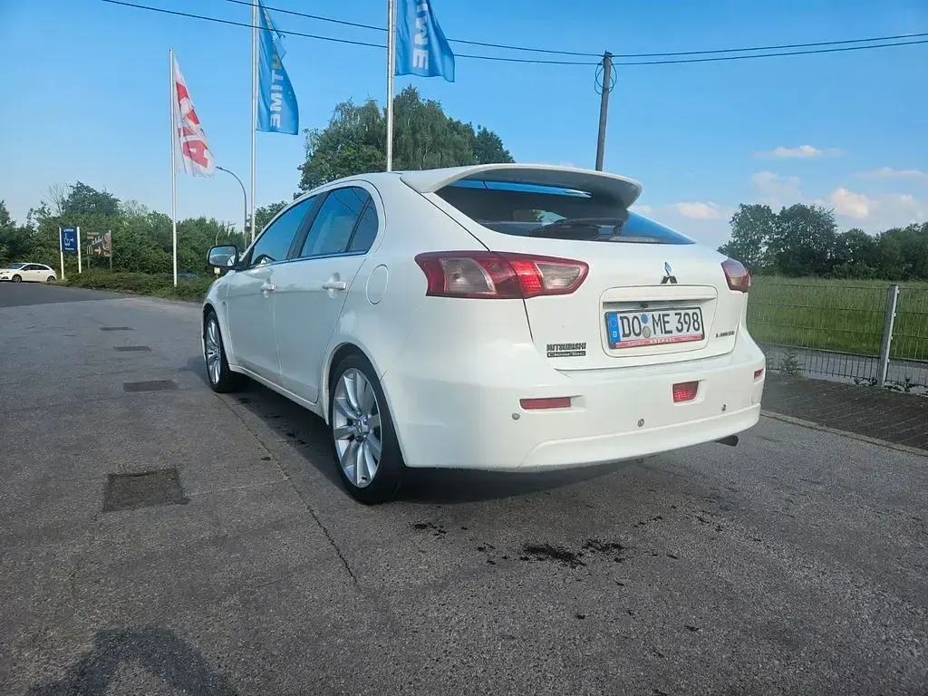 Gebraucht Mitsubishi Lancer 117 PS (86 kW) 2012 Weiß Limousine