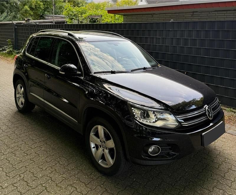 Schwarz Gebraucht 2012 VW Tiguan Highline SUV | 6.550 € (Superpreis) - Bild 1/4