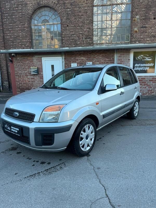 Silber Gebraucht 2007 Ford Fusion Fun X Limousine | 2.400 € (Fairer Preis) - Bild 1/4