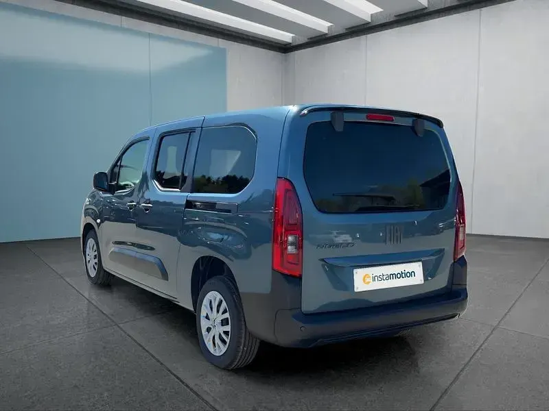 Neu Fiat Doblò 131 PS (96 kW) 2026 Blau Van / Kleinbus