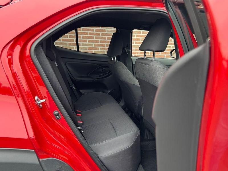 Gebraucht Toyota Yaris Cross 125 PS (91 kW) 2023 Rot SUV