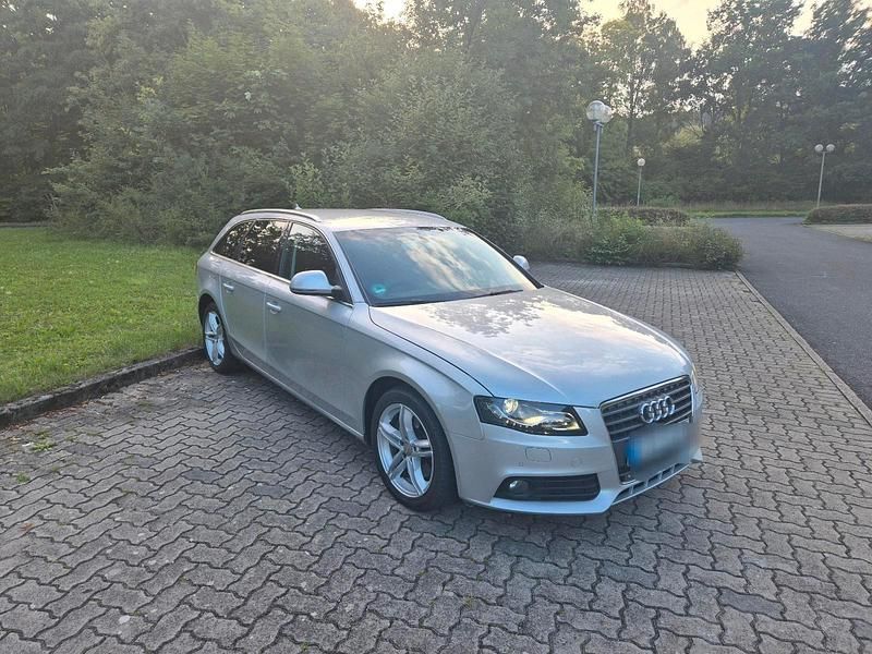 Silber Gebraucht 2008 Audi A4 Kombi | 9.800 € (Etwas zu teuer) - Bild 1/4