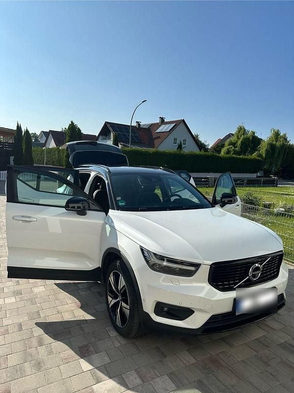 Gebraucht Volvo XC40 R-Design 190 PS (139 kW) 2018 Weiß SUV