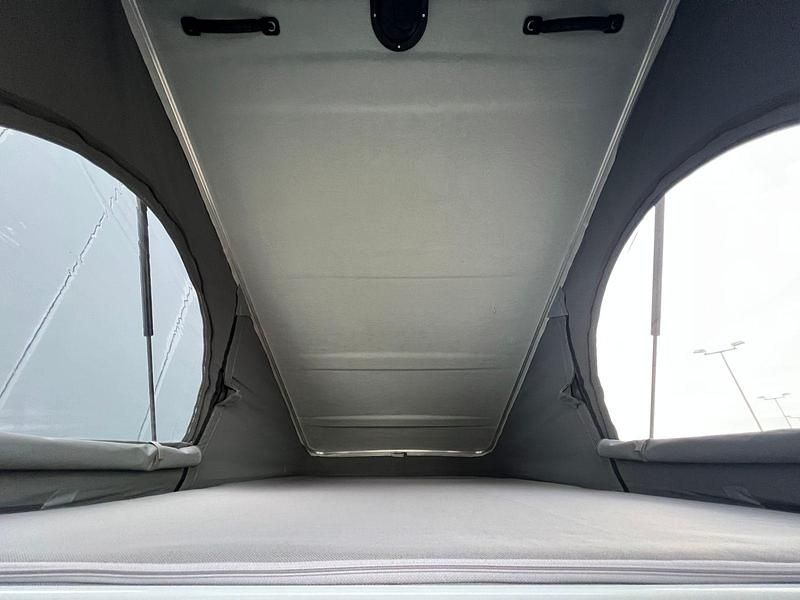 Neu VW Caravelle 204 PS (150 kW) 2025 Mojave beige metallic Van / Kleinbus