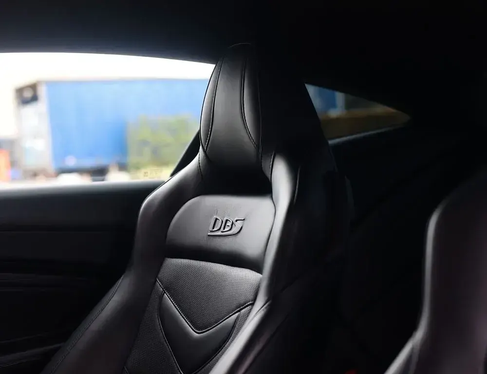 Gebraucht Aston Martin DBS 725 PS (533 kW) 2021 Schwarz