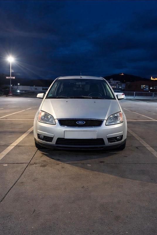 Używany Ford Focus 109 KM (80 kW) 2005 Szary Minivan