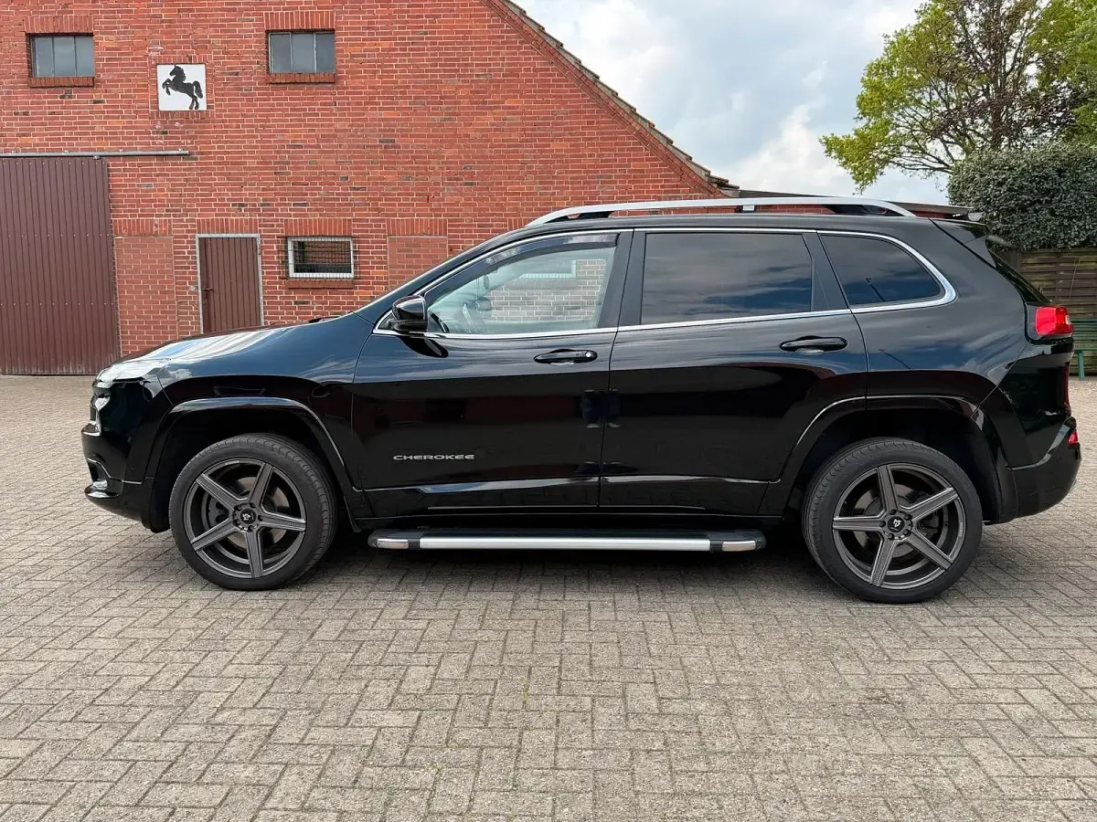 Gebraucht Jeep Cherokee 200 PS (147 kW) 2018 Schwarz SUV