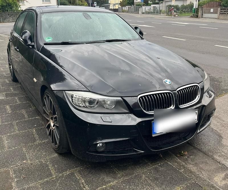 Schwarz Gebraucht 2011 BMW 318 M Sport Limousine | 7.200 € (Fairer Preis) - Bild 1/4