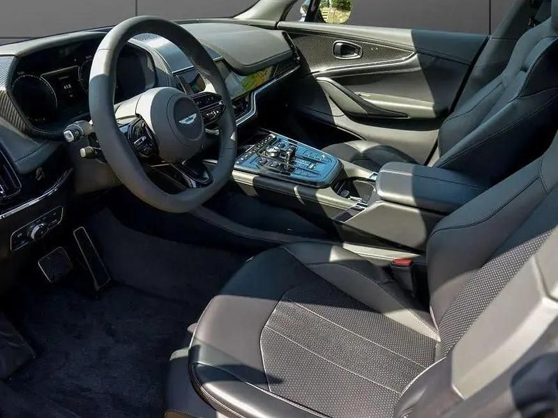 Neu Aston Martin DBX 707 707 PS (519 kW) 2025 Schwarz SUV