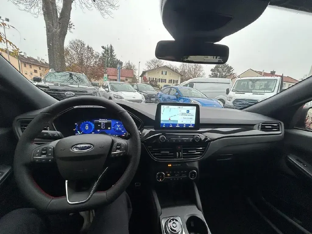Gebraucht Ford Kuga ST-Line X 152 PS (111 kW) 2024 Lucidrot metallic SUV