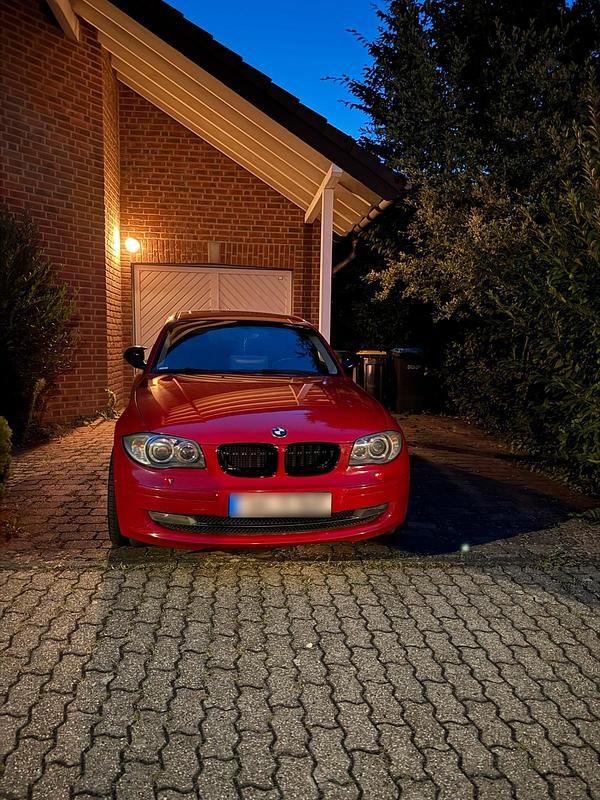 Gebraucht BMW 118 143 PS (105 kW) 2010 Rot Kleinwagen
