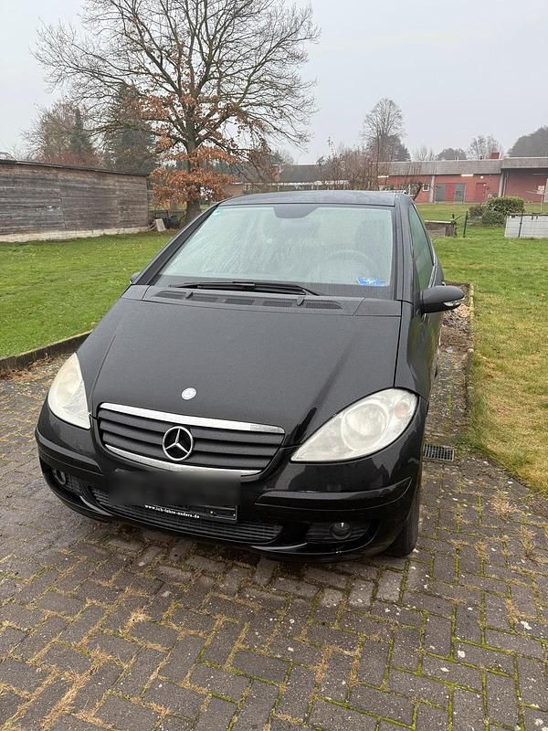 Schwarz Gebraucht 2005 Mercedes A160 Limousine | 1.300 € - Bild 1/4