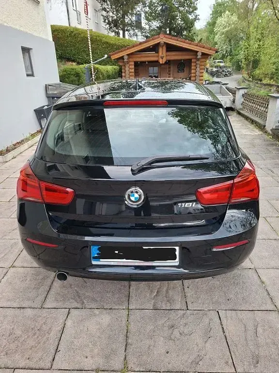 Gebraucht BMW 118 Advantage 136 PS (100 kW) 2016 Schwarz Kleinwagen