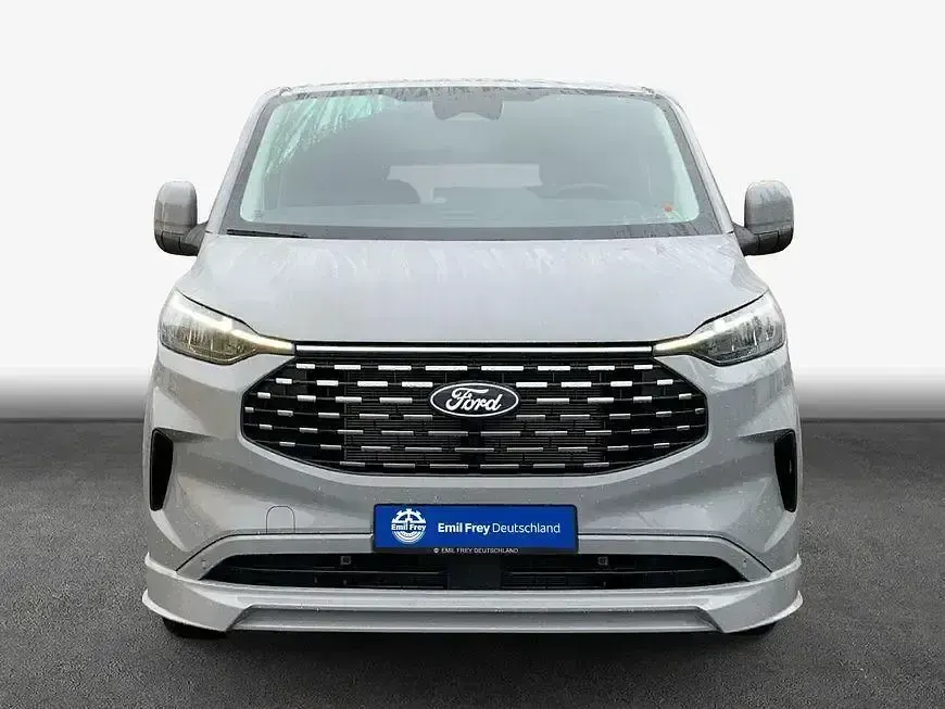 Neu Ford Tourneo Titanium 170 PS (125 kW) 2026 Grau Kombi