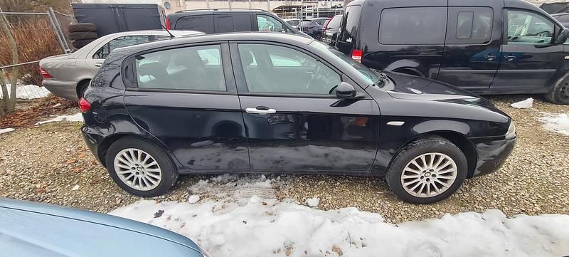 Gebraucht Alfa Romeo 147 105 PS (77 kW) 2010 Schwarz Kleinwagen