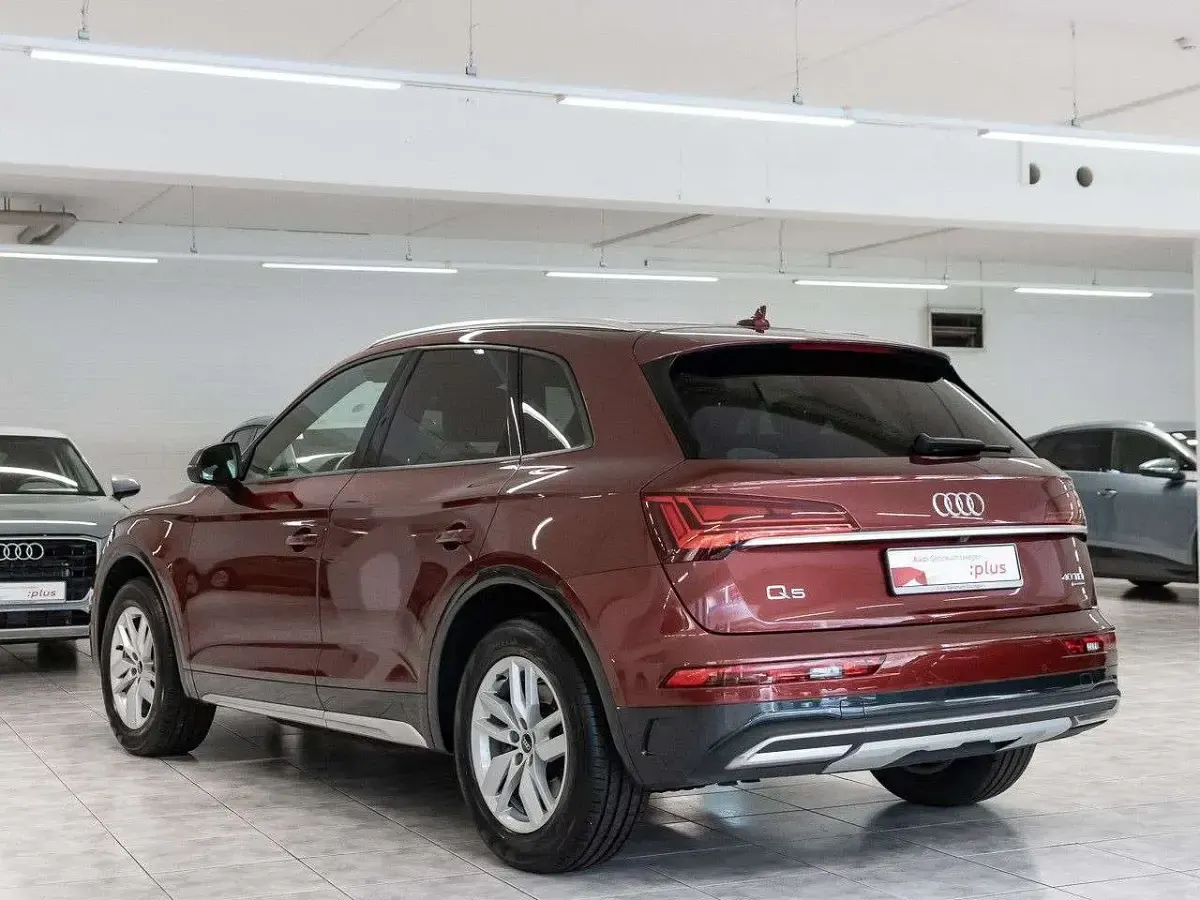 Gebraucht Audi Q5 Ambiente 204 PS (150 kW) 2022 Matadorrot metallic SUV