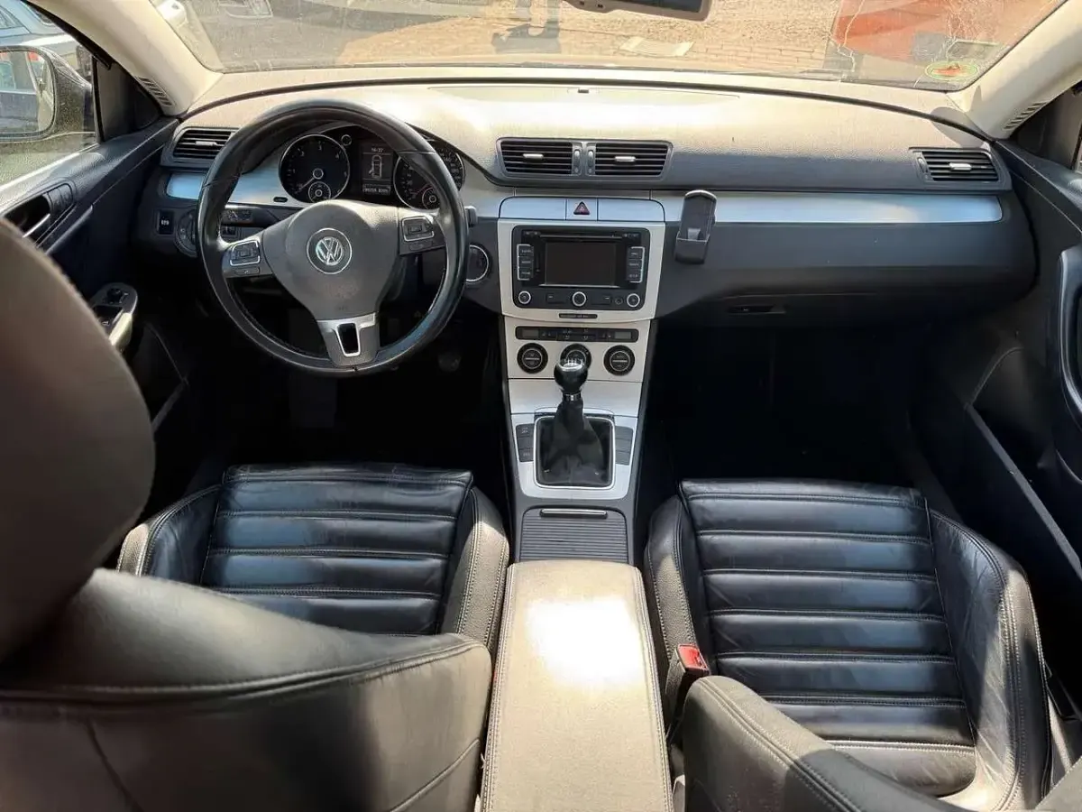 Gebraucht VW Passat 140 PS (102 kW) 2009 Schwarz Kombi