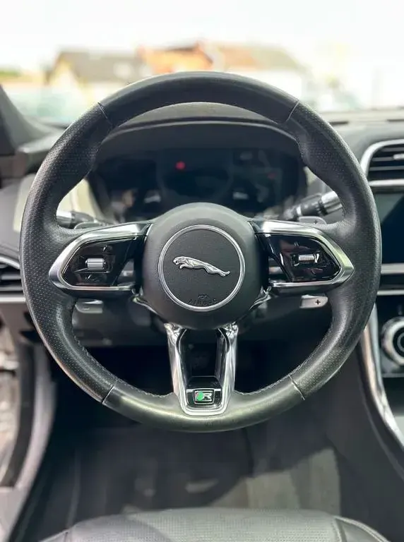 Gebraucht Jaguar XE R-Dynamic 179 PS (131 kW) 2020 Schwarz Limousine