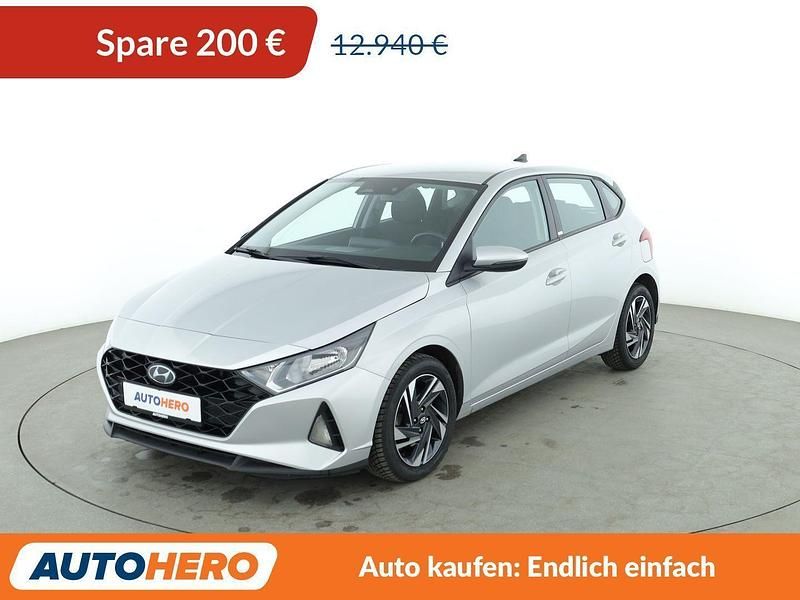 Silber Gebraucht 2020 Hyundai i20 Trend Kleinwagen | 12.740 € (Fairer Preis) - Bild 1/3