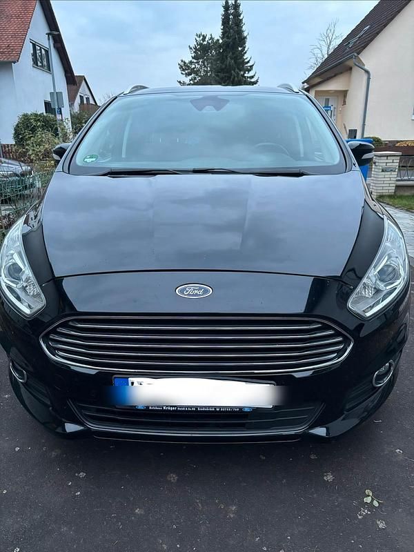 Schwarz Gebraucht 2018 Ford S-MAX S Van / Kleinbus | 11.000 € (Superpreis) - Bild 1/4
