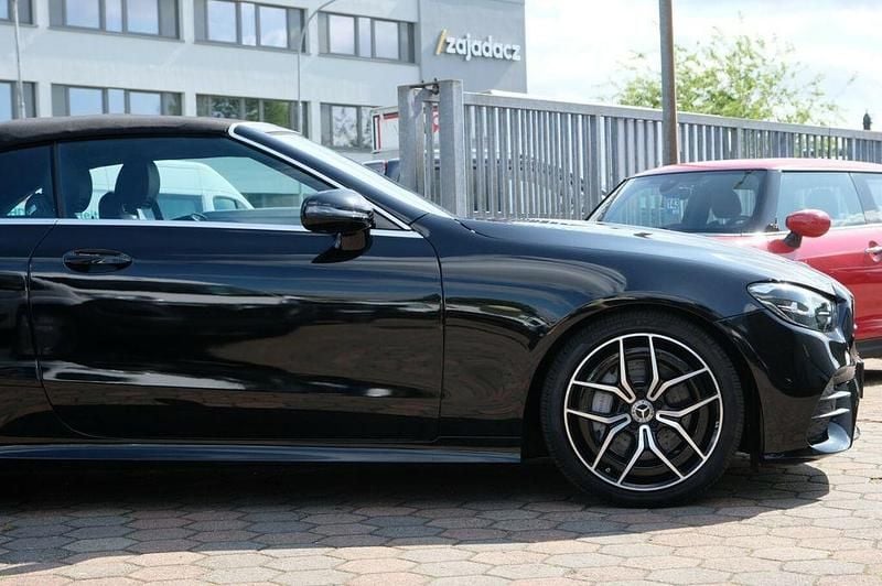 Gebraucht Mercedes E220 AMG 194 PS (142 kW) 2022 Schwarz Cabrio