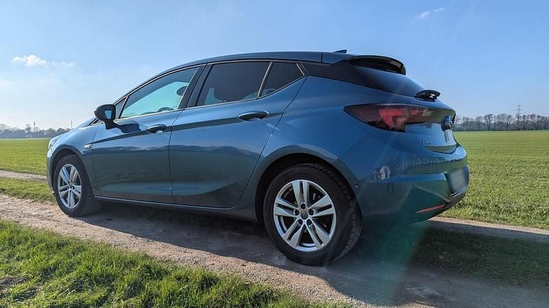 Second-hand Opel Astra 105 CP (77 kW) 2017 Albastru Berlinǎ