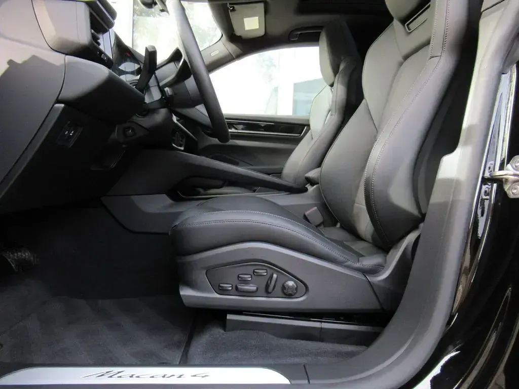 Usata Porsche Macan 300 kW (408 CV) 2025 Nero SUV