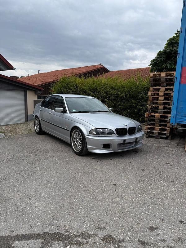 Silber Gebraucht 2000 BMW 320 M Sport Limousine | 4.999 € - Bild 1/4