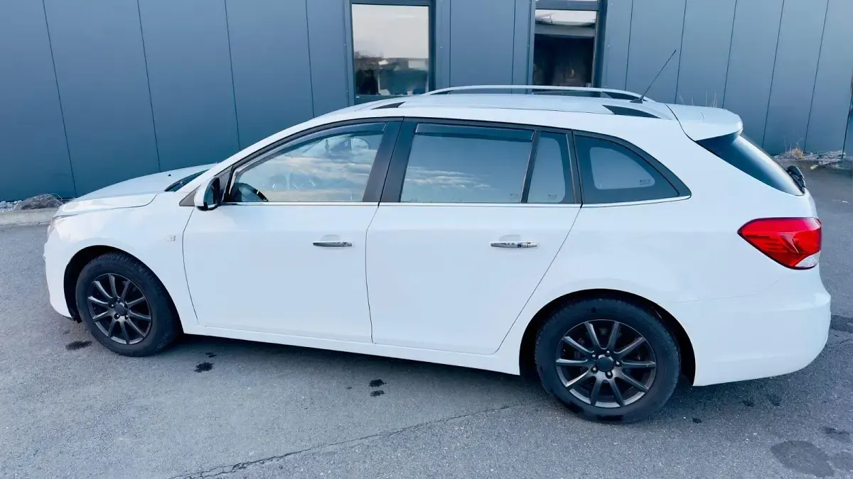Gebraucht Chevrolet Cruze LTZ 164 PS (120 kW) 2013 Weiß Kombi