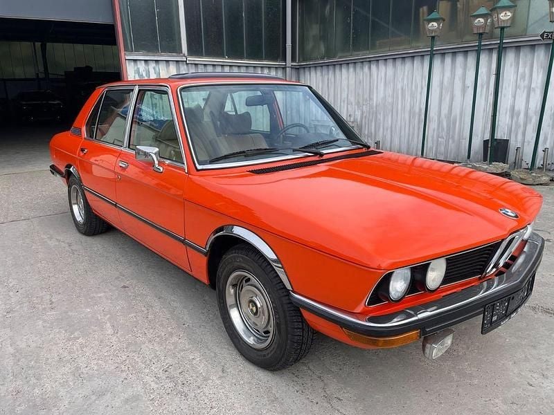 Second-hand BMW 525 150 CP (110 kW) 1977 Portocaliu Berlinǎ