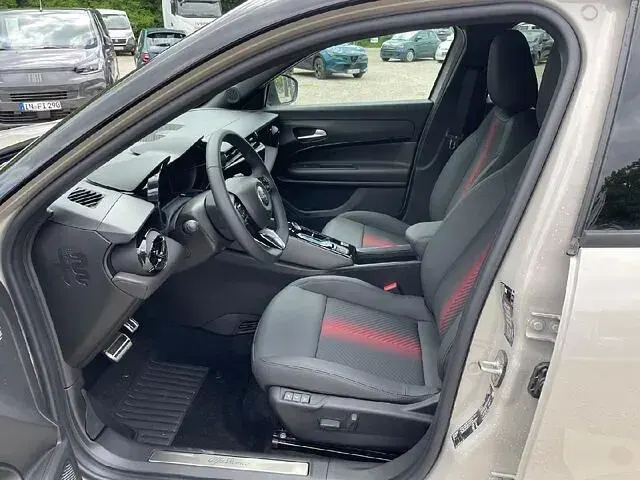Neu Alfa Romeo Junior Ti 136 PS (100 kW) 2026 Beige SUV