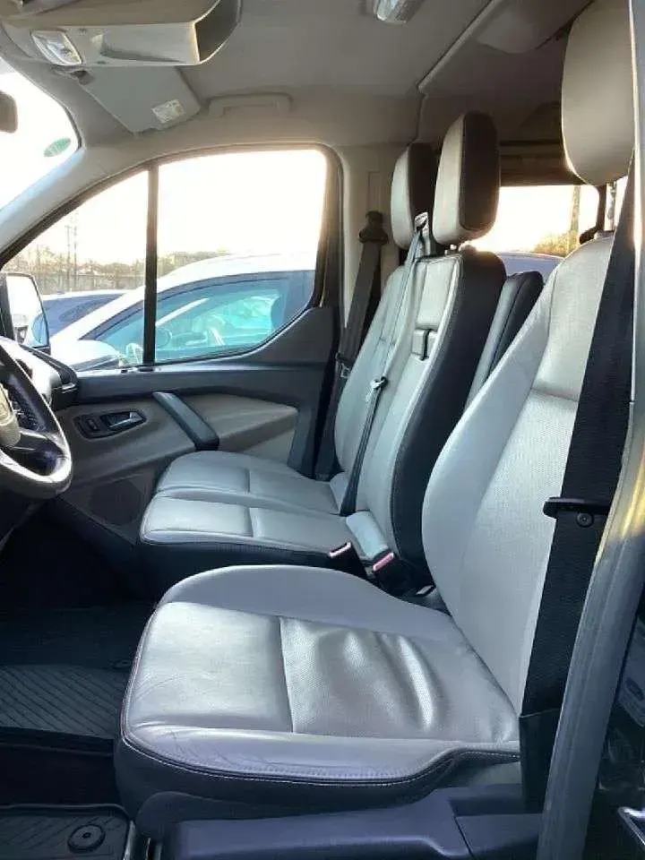 Gebraucht Ford Transit Custom 131 PS (96 kW) 2017 Iridiumschwarz metallic Kombi