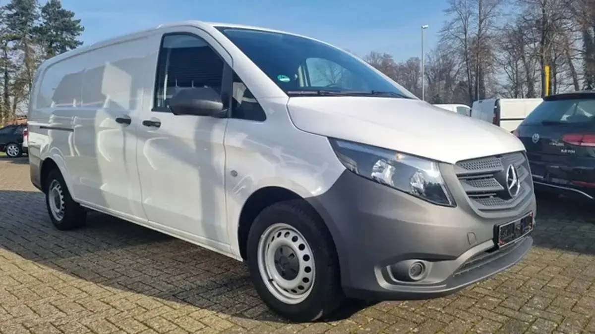 Gebraucht Mercedes Vito 163 PS (119 kW) 2022 Weiß Van