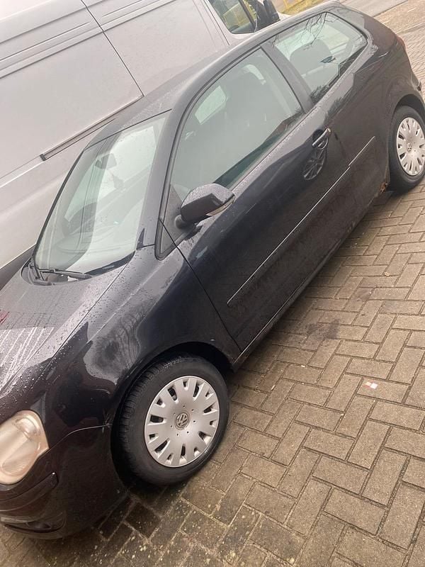 Gebraucht VW Polo 60 PS (44 kW) 2005 Schwarz Kleinwagen