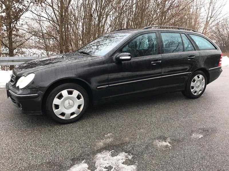 Gebraucht Mercedes C180 Avantgarde 143 PS (105 kW) 2006 Schwarz Kombi
