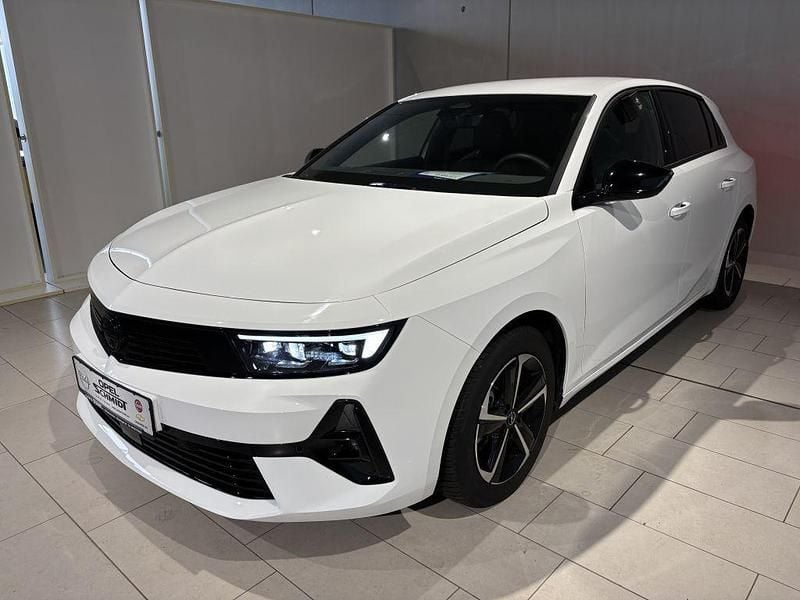 Gebraucht Opel Astra 131 PS (96 kW) 2024 Arktisweiß Limousine
