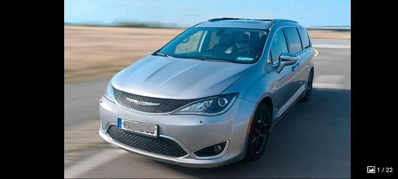 Gebraucht Chrysler Pacifica Limited 291 PS (214 kW) 2018 Silber Van / Kleinbus